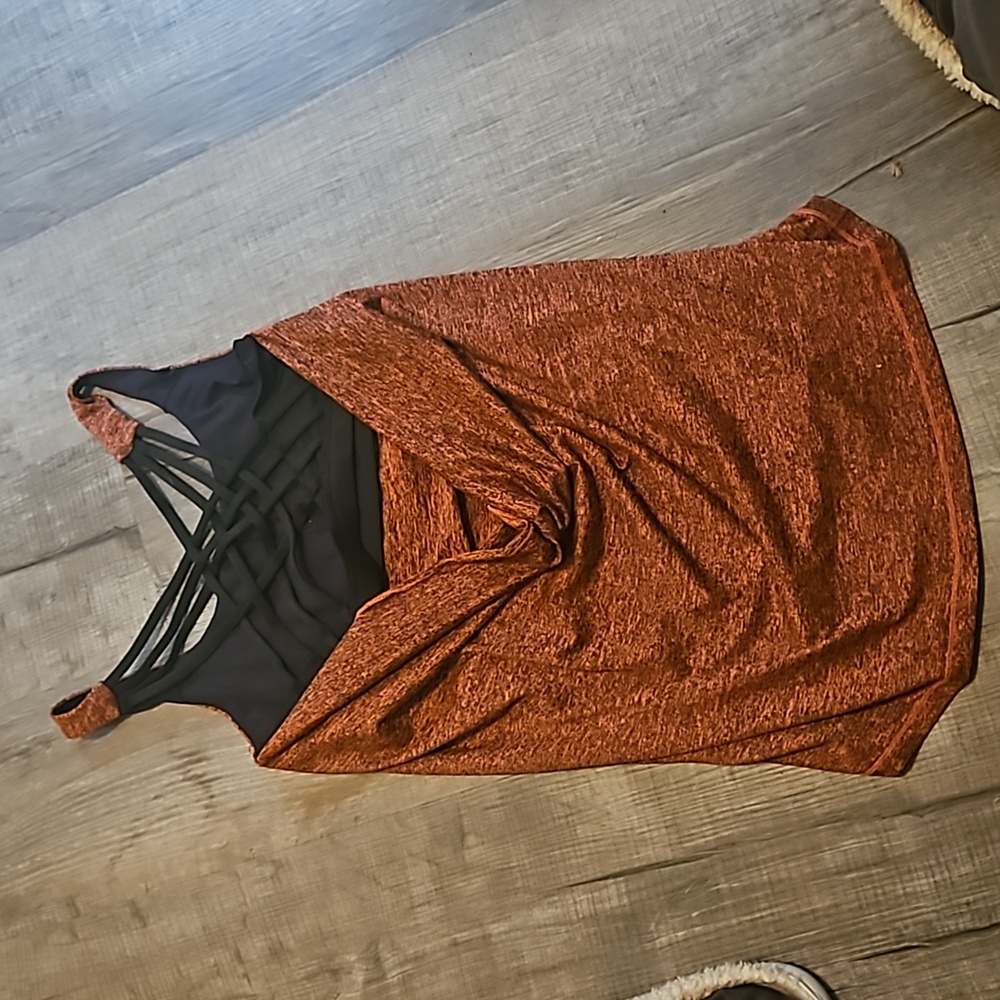 Open-Back Tank Top - Picture 6 of 9